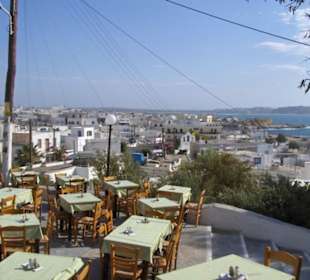 Blick von oben über Naxos Stadt