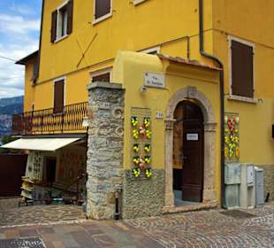 Alles mit Kacheln verziert Geschäft