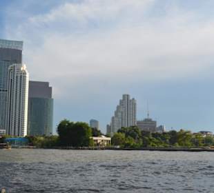 Fahrt auf dem Chao Phraya Fluss Bangkok