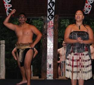 В маорийском театре.