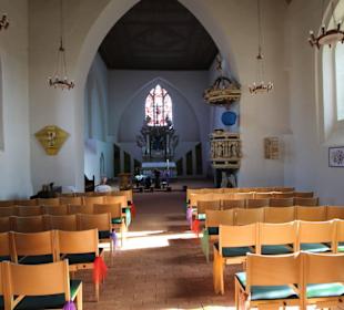 Blick in das Kirchenschiff