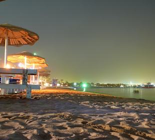 Strand von Na'ama Bay bei Nacht
