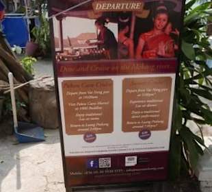 Reklame Schild am Ufer des Mekong der Nava Mekong 