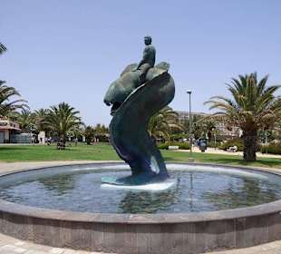 Brunnen vor dem Leuchtturm