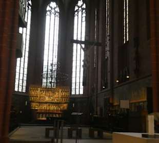Im Kaiserdom St. Bartholomäus in Frankfurt