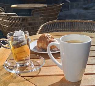 Café / Cafeteria Glasspiel: Pause auf der Terrasse