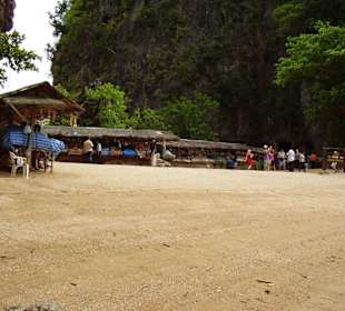 Souvenirs, Souvenirs!