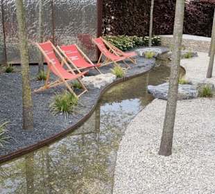 Beim Ruheort Erholung durch Wasserlauf