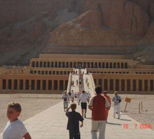 Tempel der Hatschepsut (Al-Deir Al-Bahari Tempel)