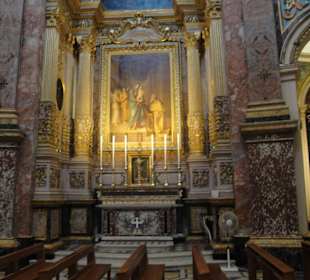 Nawa glowna w Kosciele Karmelitow.