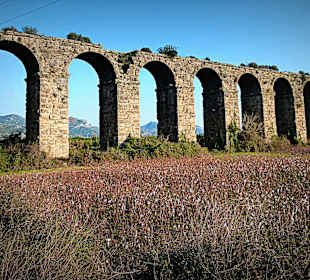Aspendos Wasserkannäle