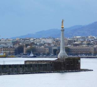 Hafen Messina