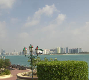 Hauptstrasse zur Marina Mall