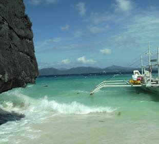 Starke Wellen vor unserem Pausenstrand