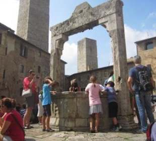 Piazza della Cisterna