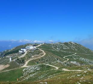 Górna stacja kolejki na Monte Baldo