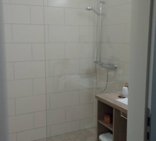 Großes Badezimmer