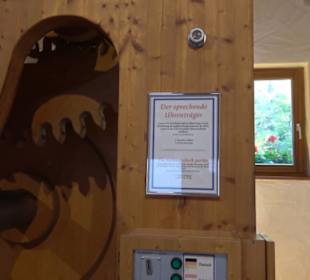 Weltgrößte Kuckucksuhr