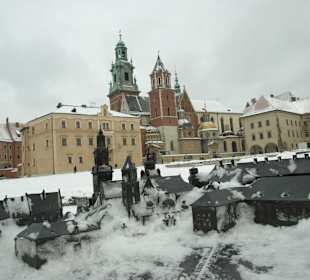Wawel - porównanie miniatury i oryginału