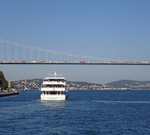 Blick auf Bosporus Brücke