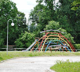 Plac zabaw dla dzieci w Krzyżowej