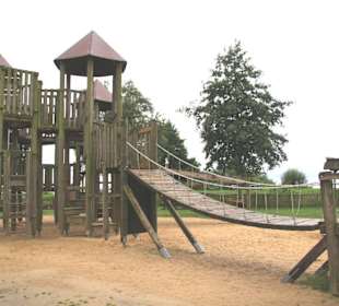 Spielplatz an der Strandpromenade Lembruch