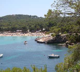 Blick vom Spazierweg rechts vom Bootsanleger