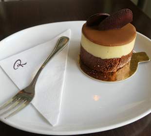 Köstliches Mozart-Törtchen im Schokoladen-Café