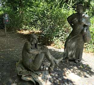 Figurengruppe „Teufel und Marktfrau“ am Lousberg