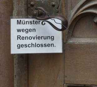 INFO-Schild am Münster St. Johannes (Juli 2021)
