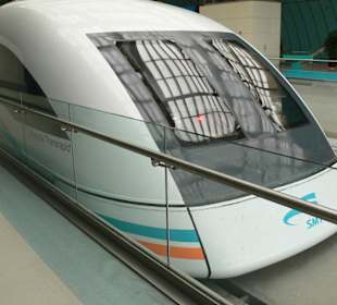 Shanghai Maglev Train = Transrapid