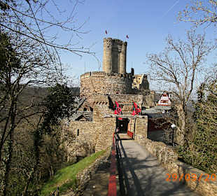 Ehrenburg etwa 45 Gehminuten.