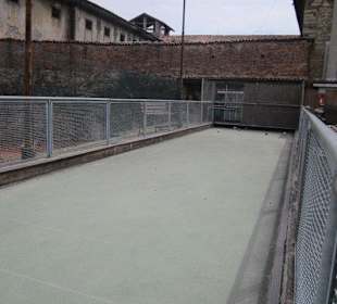 Die Bocciabahn und das Alte Gefängnis