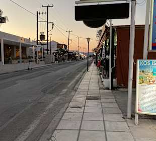 Shopping in Tigaki