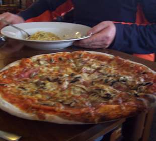 Leckere Thunfisch-Pizza