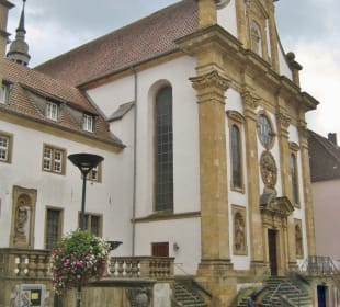 Sehr schöne Kirchenfassade