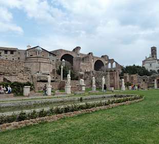 Forum Romanum mit Tempel des Romulus 
