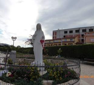 Muttergottes am Kirchplatz