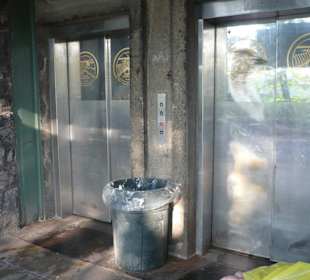 Fahrstühle zum Rundgang