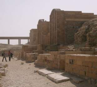 Tempel um die Djoser-Pyramide