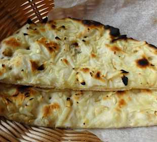 Knoblauch-Nan als Beilage