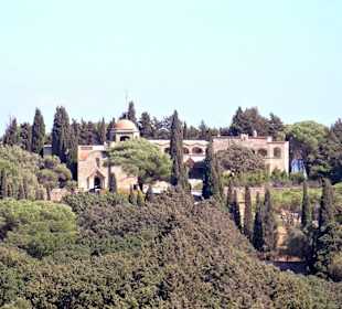 Blick vom Kreuz auf die Klosterkirche