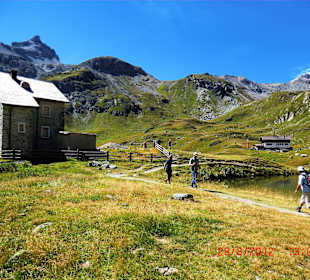 Vorn die Pforzheimer - und hinten die Sesvennahüt