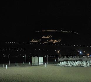Das Wahrzeichen von Agadir bei Nacht