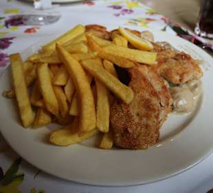 Paniertes Schnitzel vom Weideschwein