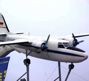 Flugzeuge auf der Freifläche