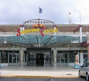 Eingang zum Shoppingcenter