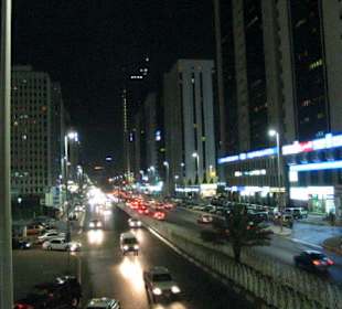 Abu Dhabi bei Nacht 