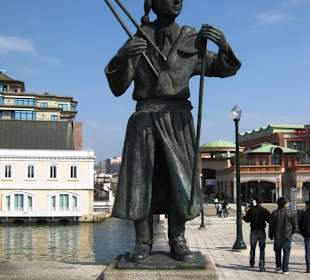 Statue auf der Brücke