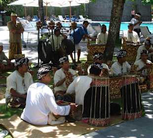 Gamelanorchester vor dem Auftritt